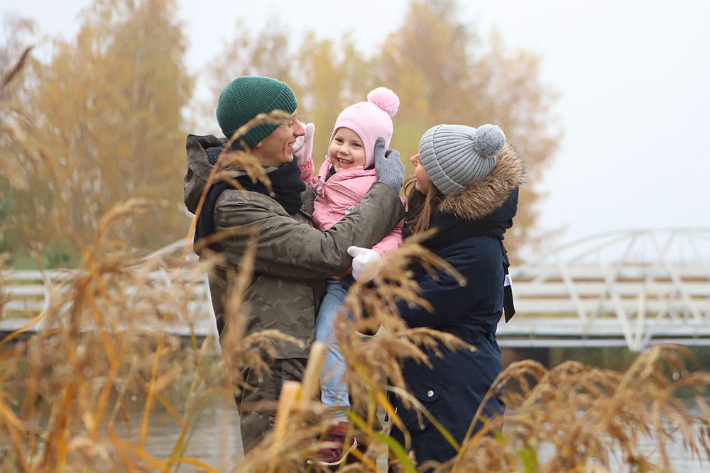 Esimerkiksi pipot (kuvassa vihreä) voidaan valmistaa muotoon neulottuina.